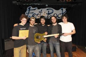Le groupe Shkl, de Montral a gagn le premier prix de l'dition 2011 du Festi Rock de Richmond (JPEG)
